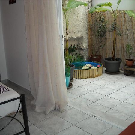 Kalamata Home, Marina Luaran gambar