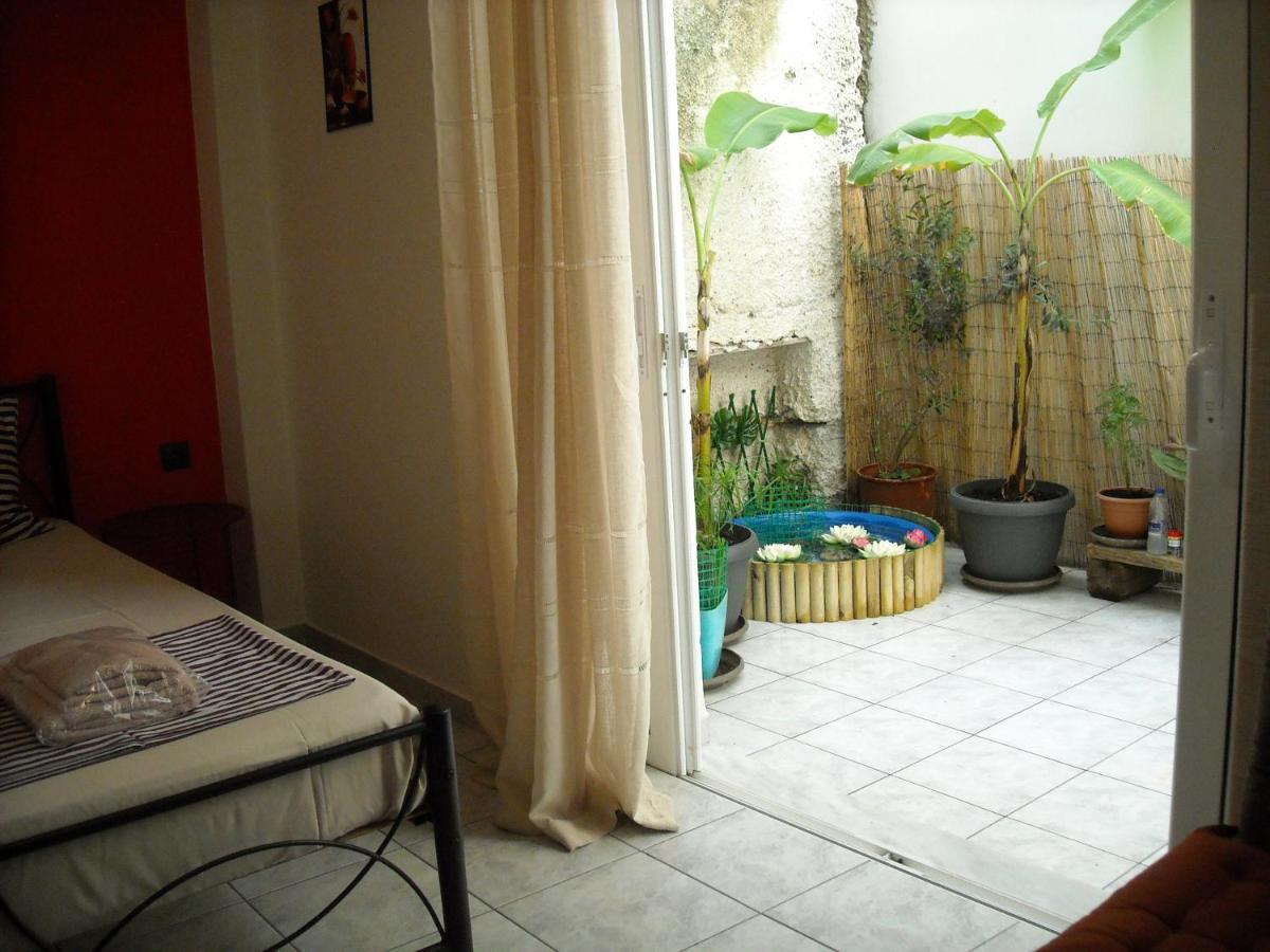 Kalamata Home, Marina Luaran gambar