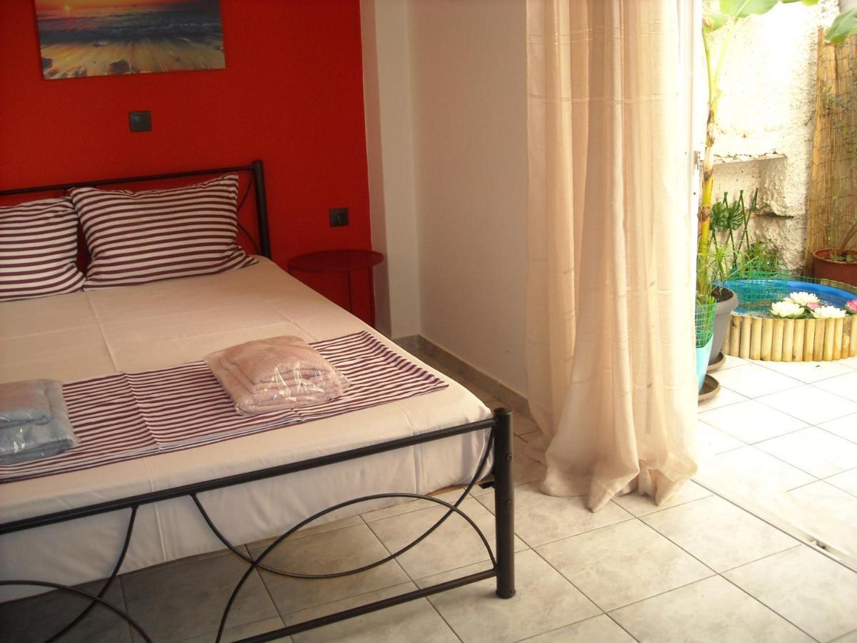 Kalamata Home, Marina Luaran gambar